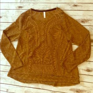 Mustard long sleeve top with lace front.